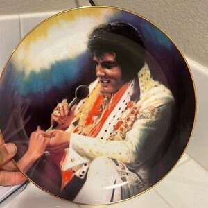 Elvis Presley collectible plate artist Susie Morton